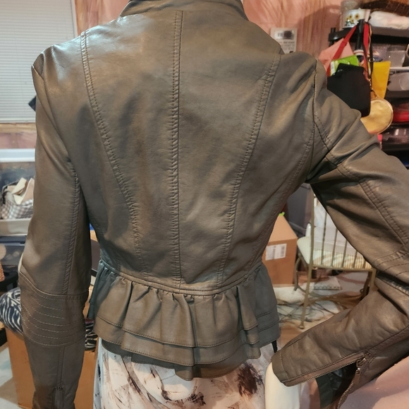 Gray Ruffled Bottom Jacket - Picture 11 of 16